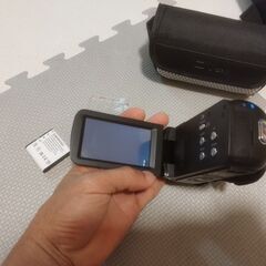 Keculbo ビデオカメラ 4K 48MP 30FPS18Xデジタルズーム IRナイトビジョン付き 3.0インチ LCDタッチスクリーン Vlogカメラ YouTube用ウェブカメラ一時停止機能 リモコン付き バッテリー2個３２ＧＢのＳＤカード付属の画像
