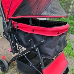 ★商談中★ ペットカート 折りたたみ 対面式 軽量 小型犬 中型犬 多頭用 犬カート 猫 3way 介護用 ペットバギー 前輪360°回転 後輪ブレーキ付き 組立簡単 工具不要 (黒いフレーム＋全体レッド)の画像