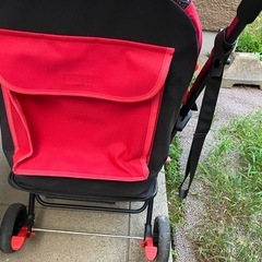 ★商談中★ ペットカート 折りたたみ 対面式 軽量 小型犬 中型犬 多頭用 犬カート 猫 3way 介護用 ペットバギー 前輪360°回転 後輪ブレーキ付き 組立簡単 工具不要 (黒いフレーム＋全体レッド)の画像