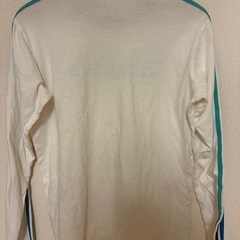 ロンT adidasの画像