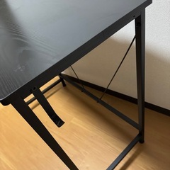 ゲーミングデスクの画像