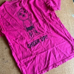 濃いピンクTシャツ　160の画像