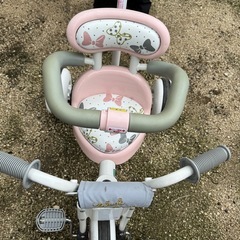 ハンドル付き三輪車の画像