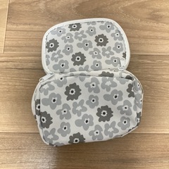 美品 Seria セリア 花柄ポーチの画像