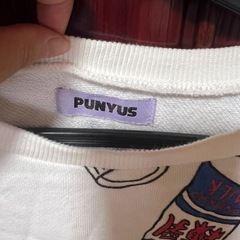 PUNYUS プリントトレーナーの画像