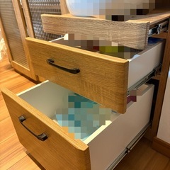 アンティーク　食器棚の画像