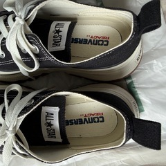 Converse厚底ブラックキャンバススニーカーの画像