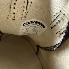 Converse厚底ブラックキャンバススニーカーの画像