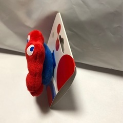 ミャクミャク ぬいぐるみバッジの画像
