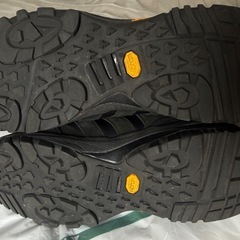 【定価4万以上】WH ブラック スエードスニーカーの画像