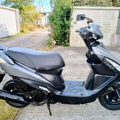 非常に良いエンジン。SYM GT125。バッテリーは新品。フロントタイヤはほぼ新品。リアブレーキパッドもほぼ新品。非常に速いバイクです。の画像