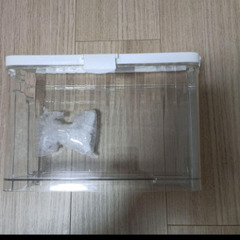 冷蔵庫に置けるドリンクサーバーの画像
