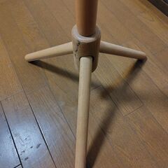 木製ポールハンガーの画像