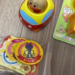 未開封　アンパンマン  おむすび型　ガチャガチャ　絵本　シールの画像