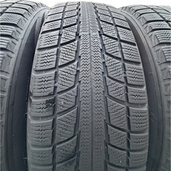 225/65r17 スタッドレス　タイヤ4本
の画像