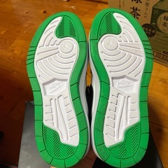 NIKE エレベート グリーン/ホワイト/ブラック スニーカーの画像