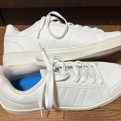 ヒラキ
のホワイトシューズの画像
