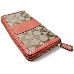 COACH 長財布　シグネチャー　ピンクの画像