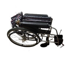 中古・ランクB程度 チェック柄 ノーパンクタイヤ 自走式車椅子の画像