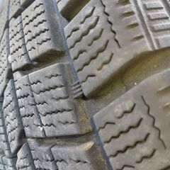 スタッドレスタイヤ　205/65R16の画像