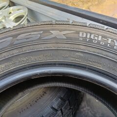 スタッドレスタイヤ　205/65R16の画像