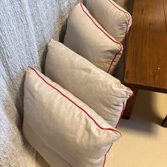 大きいクッションまとめ売りの画像