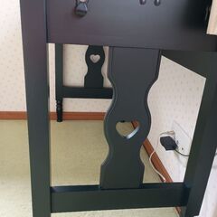 机　ブラック　アンティーク調　勉強机　定価10万　イトーキ製の画像