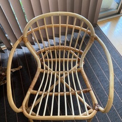 ラタンチェアの画像