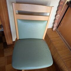 イス　回転します。の画像