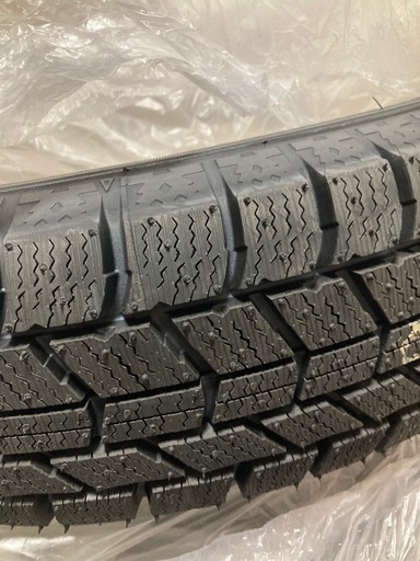 スタッドレスタイヤ　　145/80R 13  4本