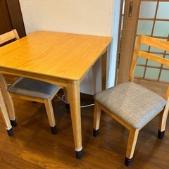 ダイニングテーブル3点セット（ニトリ）の画像