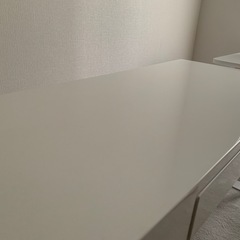白い鏡面テーブル　テレビ台の画像