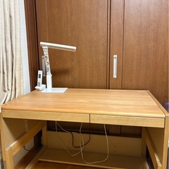 カリモク&ベネッセ「学びデスク」と｢学びチェア」のセットの画像