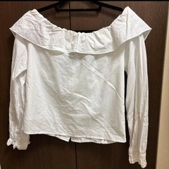 amelie オフショルダーシャツの画像