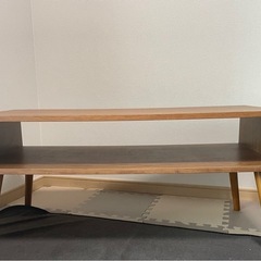木目調のミニテーブルの画像