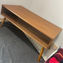 木目調のミニテーブルの画像