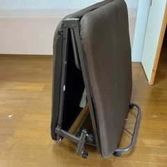 折りたたみベッドの画像