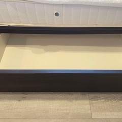 ベッド、マットレスの画像