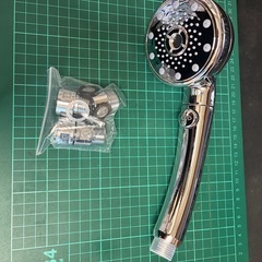 シャワーヘッド マイクロナノバブル 　保湿 保温 5モード 4アダプター付きの画像