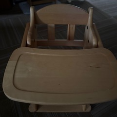 子供椅子　木の画像