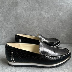 ⭐️美品⭐️DIANA ダイアナ 黒レザー クロコダイル風 ローファー 24㎝の画像