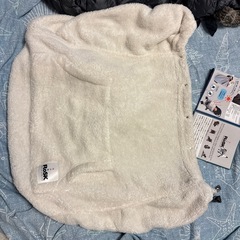 赤ちゃんの寒いときの防寒ケープ　ベビーカーや抱っこ紐などにの画像