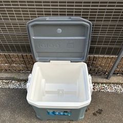IGLOO クーラーボックス 58リットルの画像