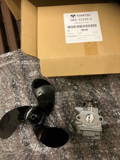 船外機トーハツキャブレターとプロペラセット