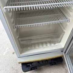 REMACOM RCS-100 ガラス扉冷蔵庫の画像