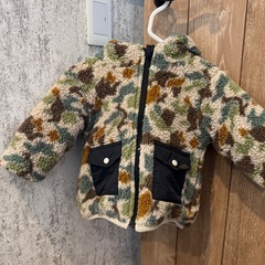 迷彩柄フリースジャケット　冬用アウター80サイズの画像