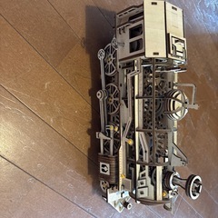動く3Dウッドパズル機関車の画像