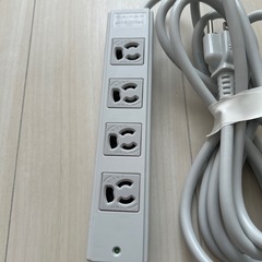四つ口電源タップ　2個
の画像