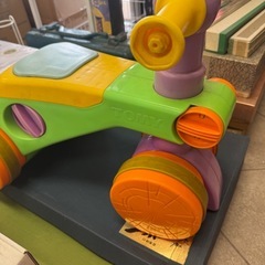 子供のおもちゃ　四輪の画像