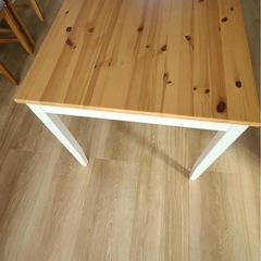 IKEAダイニングテーブルの画像